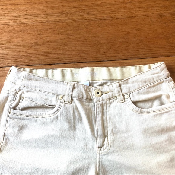 St. John’s Bay yellow denim capri pants size 6 midrise - Picture 3 of 5